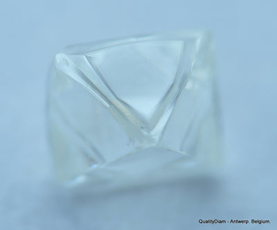 E VS1 GEMSTONE FULL WHITE NATURAL DIAMOND OUT FROM A DIAMOND MINE