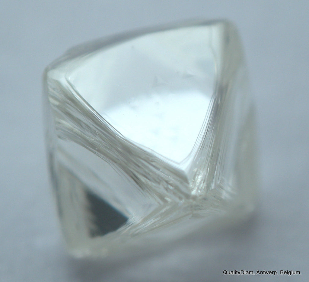 Beautiful diamond out from a diamond mine - High quality diamond  G VVS2 Octahedron