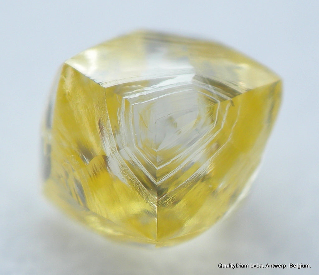 GENUINE DIAMOND OUT FROM A DIAMOND MINE. VIVID FANCY YELLOW NATURAL DIAMOND