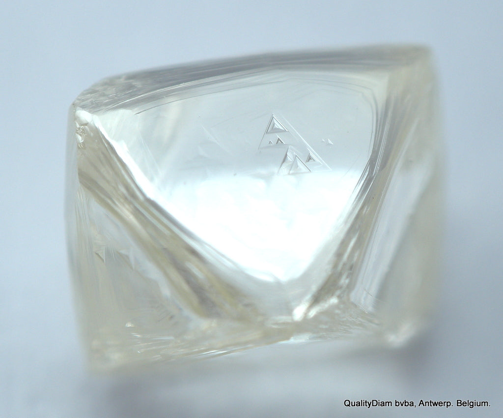 H VS2 1.66 CARAT OCTAHEDRON SHAPE OUT FROM DIAMOND MINE. NATURAL GEM DIAMOND