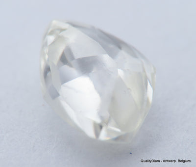 E VS2, 0.68 carat diamond out from a mine. ideal for rough diamond jewelry.