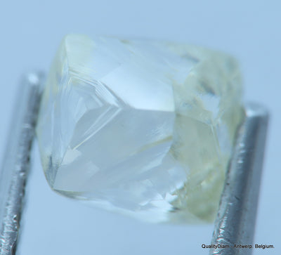 I VVS1 Real & beautiful diamond out diamond mine. natural, uncut gemstone