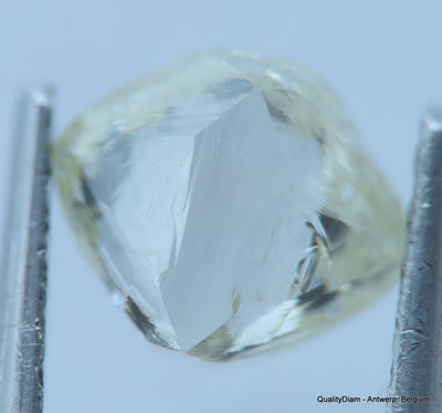 I VVS1 Real & beautiful diamond out diamond mine. natural, uncut gemstone