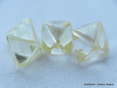 0.61 carat beautiful natural diamonds out from diamond mines