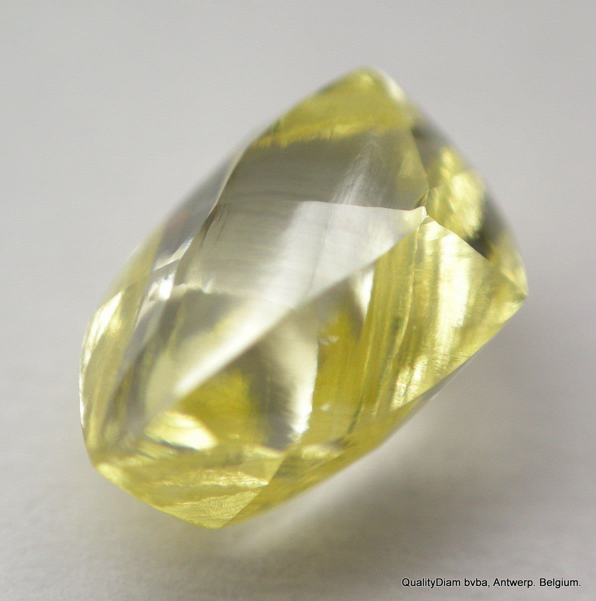 Vivid Fancy – QualityDiam