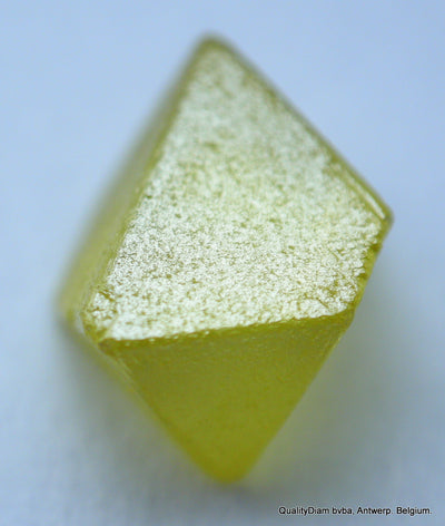 vivid yellow color diamond