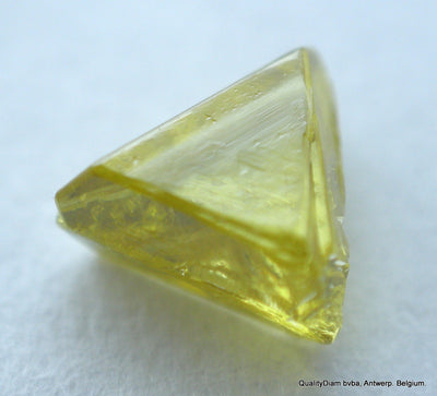 vivid fancy yellow diamond