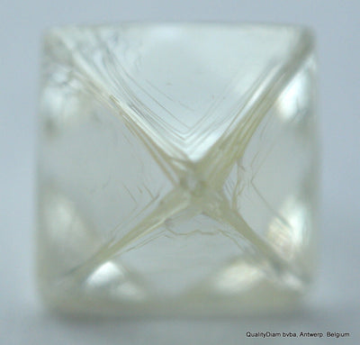 octahedron shape diamond crystal