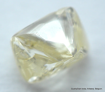 0.30 CARAT NATURAL DIAMOND OUT FROM A DIAMOND MINE. OCTAHEDRON, SILVER CAPE, SI2