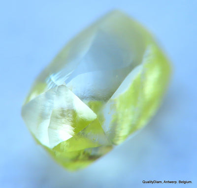 0.21 Carat beautiful diamond intense fancy yellow rare natural diamond mackle