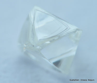 E VS1 GEMSTONE FULL WHITE NATURAL DIAMOND OUT FROM A DIAMOND MINE