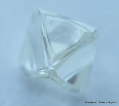 E VS1 GEMSTONE FULL WHITE NATURAL DIAMOND OUT FROM A DIAMOND MINE