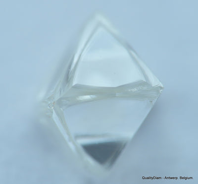 E VS1 GEMSTONE FULL WHITE NATURAL DIAMOND OUT FROM A DIAMOND MINE