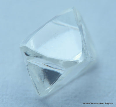 1.02 CARAT E VS1 GEMSTONE FULL WHITE DIAMOND OUT FROM A DIAMOND MINE